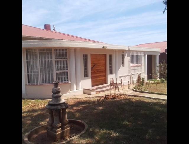 3 BEDROOM HOUSE FOR SALE IN THE HILL